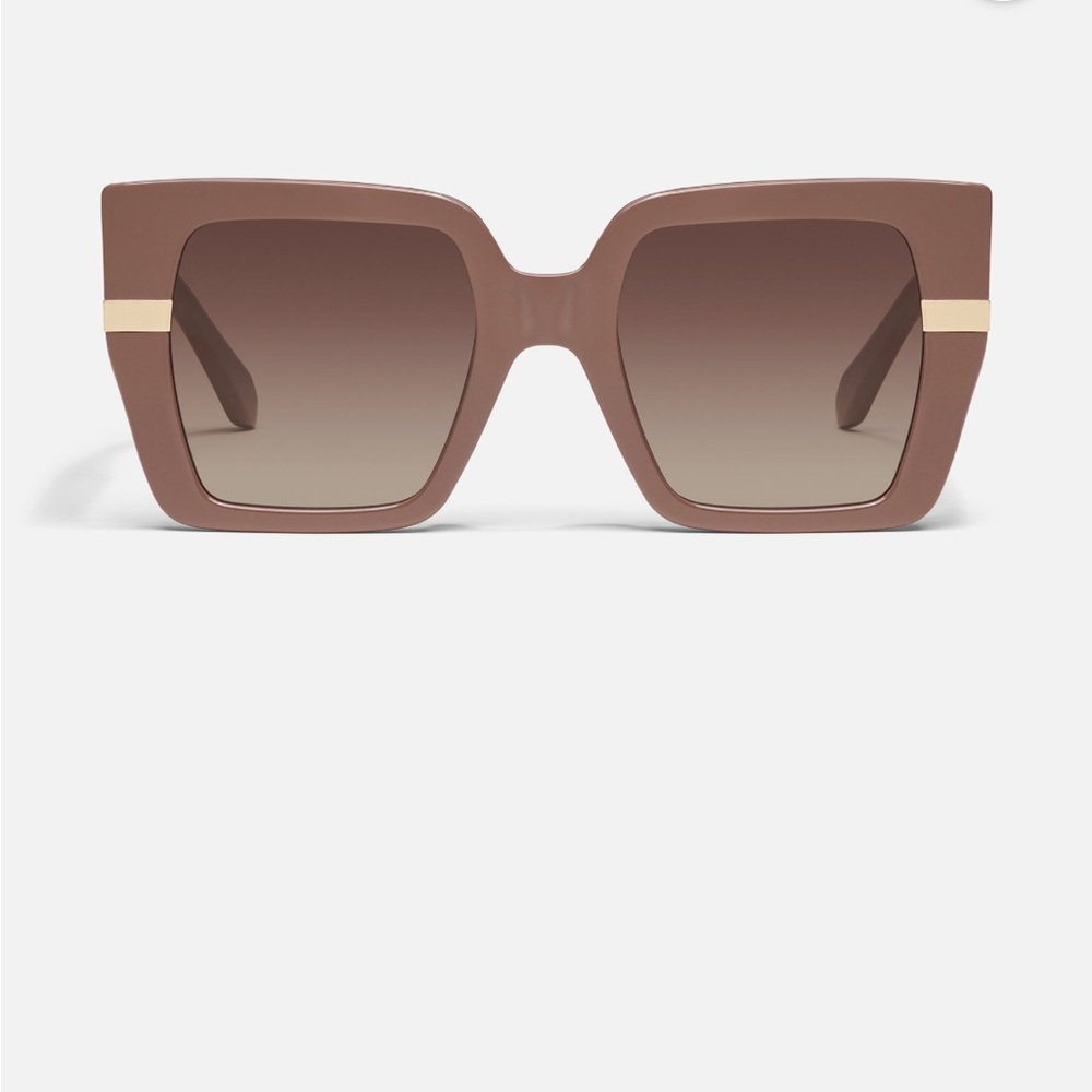 NEW QUAY $95 Notorious
Sunglasses (Doe Frame/ Brown Lens) Brown Square
